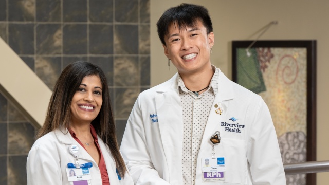 From left to right, Residency Program Director Apra Gupta (left) and Riverview Health PGY1 Pharmacist Resident, Andrew H Chen (right).